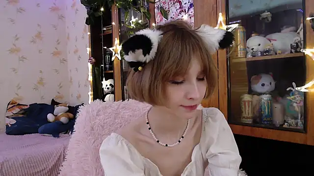 cloudgirrl online show from 03-02-25, 04:17