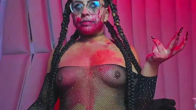 Snapshot of Freya_Miller_ chatting on 10-25-25, 07:38 Freya Miller online show from 10-25-25, 07:38