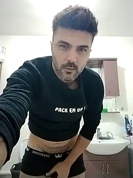 Snapshot of hot_man_eray chatting on 10-19-25, 08:31 hot man eray online show from 10-19-25, 08:31