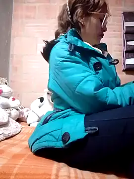 Snapshot of Goddess-Love- chatting on 01-22-25, 12:38 Goddess-Love- online show from 01-22-25, 12:38