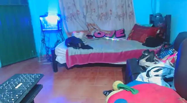 Snapshot of MarceloMilk chatting on 12-05-24, 04:31 MarceloMilk online show from 12-05-24, 04:31