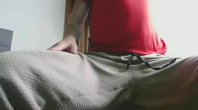 Snapshot of MarceloMilk chatting on 03-09-25, 03:32 MarceloMilk online show from 03-09-25, 03:32