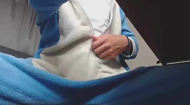 Snapshot of MarceloMilk chatting on 03-17-25, 02:08 MarceloMilk online show from 03-17-25, 02:08