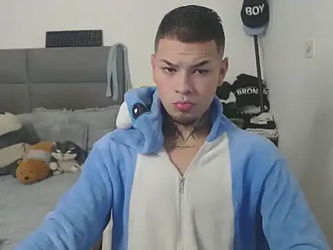 Snapshot of MarceloMilk chatting on 09-09-25, 09:14 MarceloMilk online show from 09-09-25, 09:14