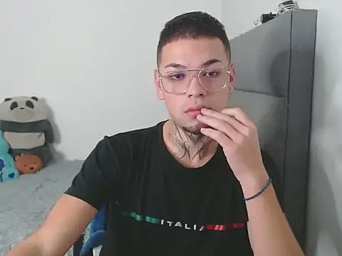 Snapshot of MarceloMilk chatting on 09-13-25, 10:42 MarceloMilk online show from 09-13-25, 10:42