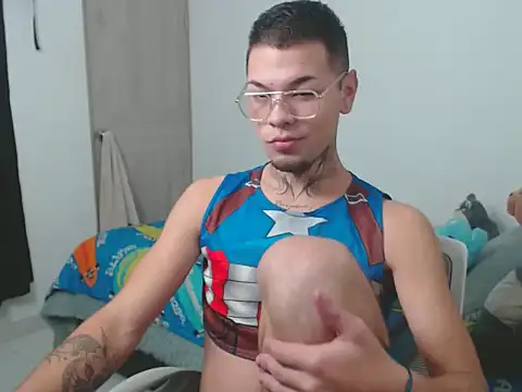 Snapshot of MarceloMilk chatting on 09-19-25, 09:43 MarceloMilk online show from 09-19-25, 09:43