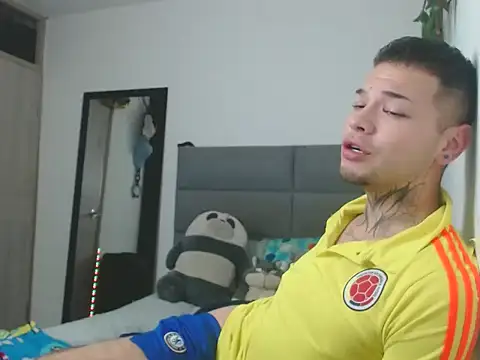 Snapshot of MarceloMilk chatting on 10-03-25, 04:53 MarceloMilk online show from 10-03-25, 04:53