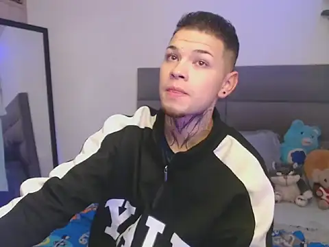 Snapshot of MarceloMilk chatting on 10-11-25, 05:50 MarceloMilk online show from 10-11-25, 05:50