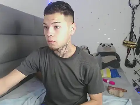 Snapshot of MarceloMilk chatting on 10-22-25, 05:30 MarceloMilk online show from 10-22-25, 05:30