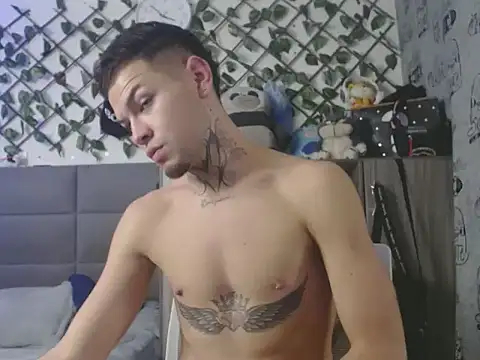 Snapshot of MarceloMilk chatting on 10-28-25, 10:30 MarceloMilk online show from 10-28-25, 10:30