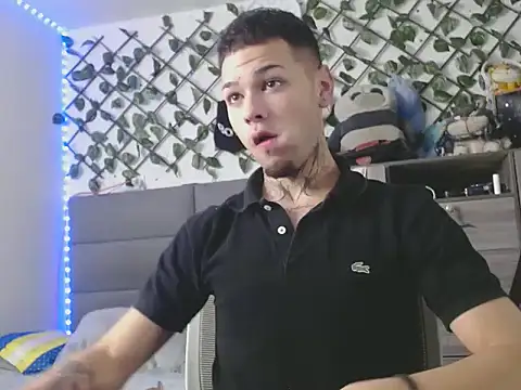 Snapshot of MarceloMilk chatting on 10-29-25, 04:37 MarceloMilk online show from 10-29-25, 04:37