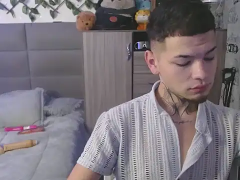 Snapshot of MarceloMilk chatting on 11-04-25, 04:55 MarceloMilk online show from 11-04-25, 04:55