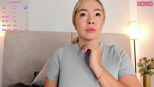 Saori newman online show from 11-18-25, 11:58