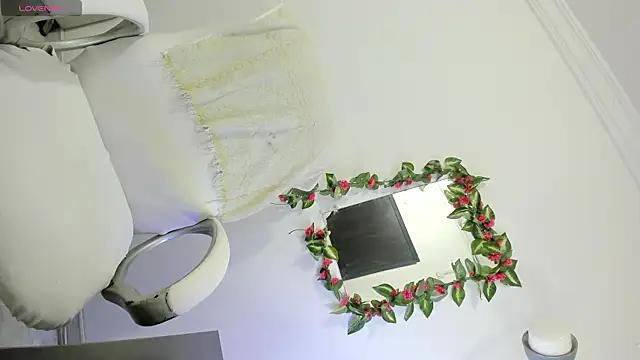 ariana crazzy online show from 12-26-24, 03:42
