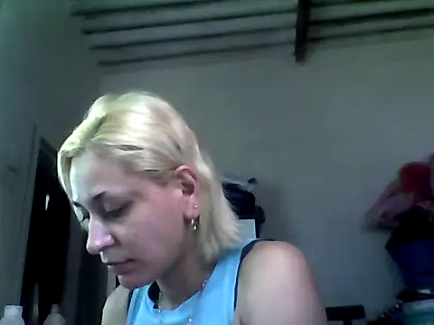 ariana crazzy online show from 02-24-25, 04:26