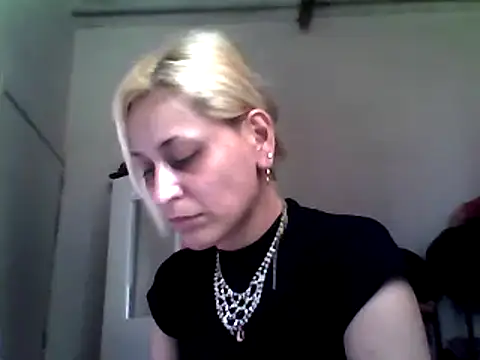 ariana crazzy online show from 03-04-25, 07:32