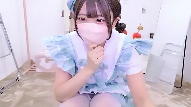 Snapshot of aki_zzz chatting on 04-17-26, 05:05 aki zzz online show from 04-17-26, 05:05