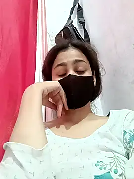 Snapshot of magicmoment00786 chatting on 10-21-25, 08:37 magicmoment00786 online show from 10-21-25, 08:37