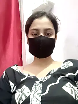 Snapshot of magicmoment00786 chatting on 10-24-25, 02:02 magicmoment00786 online show from 10-24-25, 02:02