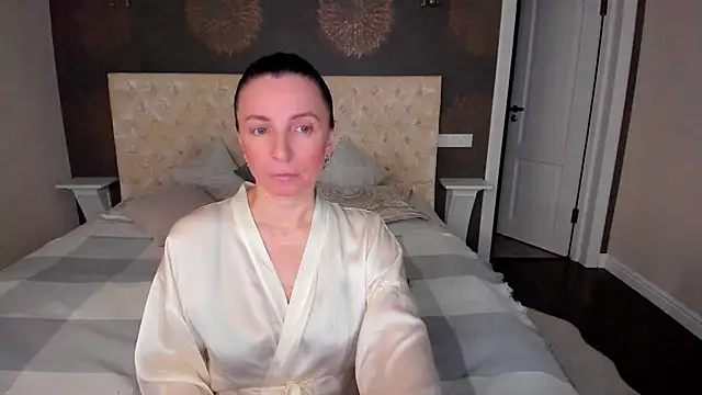 AllisonWilliams online show from 12-13-24, 06:16