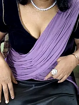 Snapshot of indian_anu_mallu chatting on 03-12-25, 05:13 indian anu mallu online show from 03-12-25, 05:13