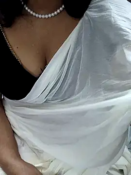 Snapshot of indian_anu_mallu chatting on 03-12-25, 11:53 indian anu mallu online show from 03-12-25, 11:53