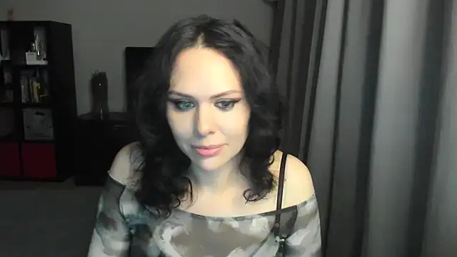 MollyCheiz online show from 12-12-24, 12:38