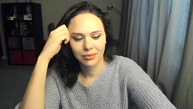 MollyCheiz online show from 01-16-25, 11:04