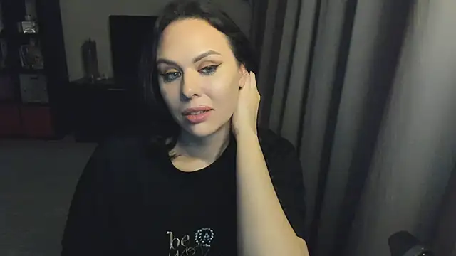 MollyCheiz online show from 09-25-25, 10:57