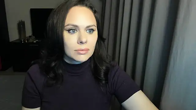 MollyCheiz online show from 10-28-25, 03:14