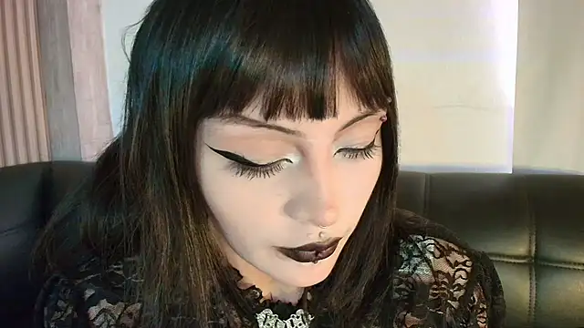 Snapshot of honney_dark chatting on 05-12-26, 01:52 honney dark online show from 05-12-26, 01:52