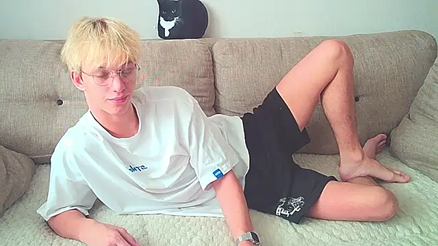 Ostin meow online show from 12-20-24, 06:40