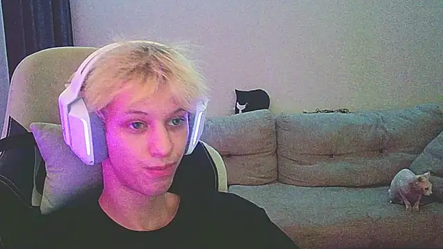 Ostin meow online show from 12-22-24, 05:53