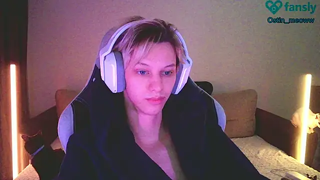 Ostin meow online show from 02-24-25, 01:21