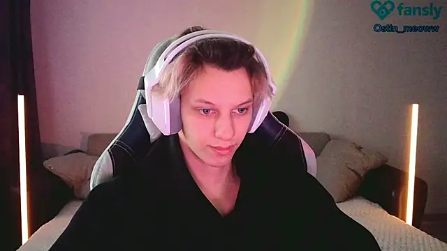 Ostin meow online show from 03-16-25, 12:44