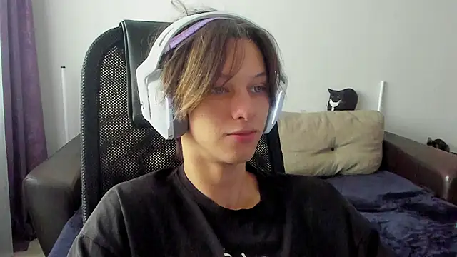 Ostin meow online show from 11-15-25, 07:27