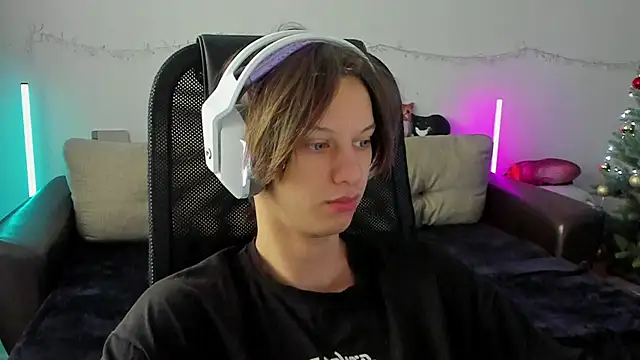 Ostin meow online show from 12-17-25, 06:30