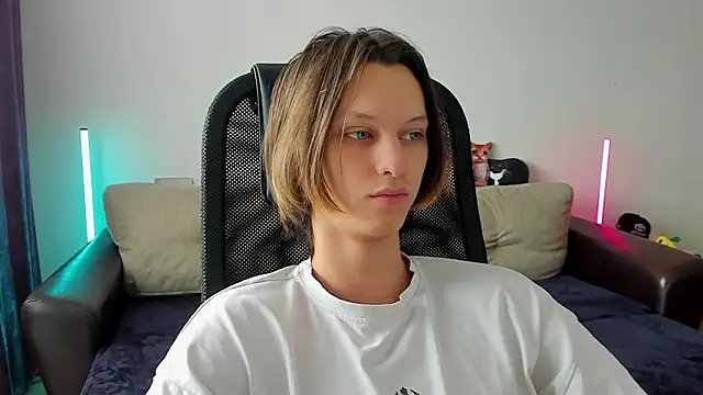 Ostin meow online show from 03-24-26, 09:36