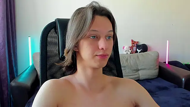 Ostin meow online show from 04-30-26, 02:51