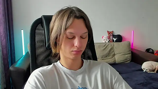 Ostin meow online show from 05-07-26, 05:24