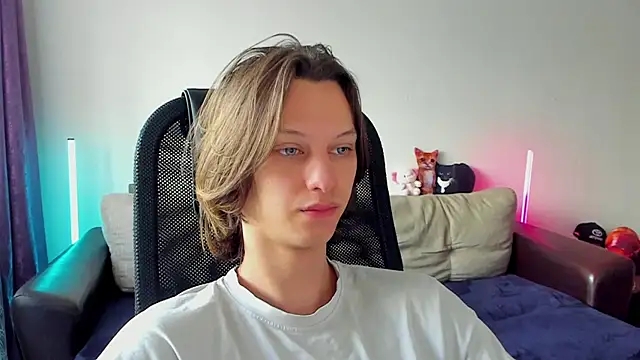 Ostin meow online show from 05-10-26, 07:24
