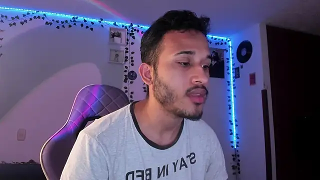 Raf brunette online show from 02-04-25, 10:21