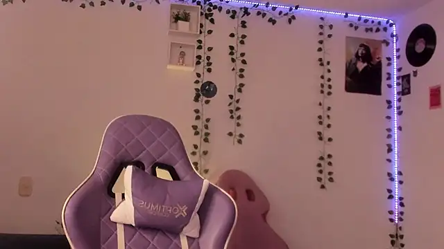 Raf brunette online show from 02-07-25, 11:45