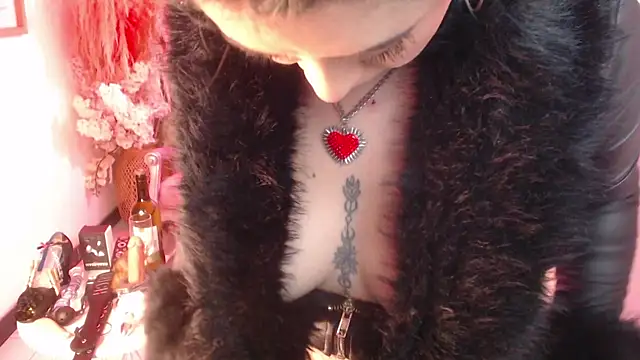 scarleth blue online show from 11-15-25, 03:04