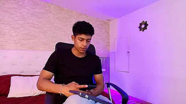 Snapshot of wagz chatting on 12-02-25, 11:48 wagz online show from 12-02-25, 11:48