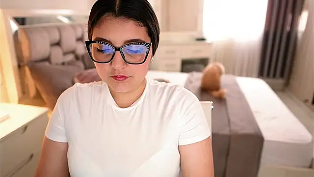 Camilaa bueno online show from 10-30-25, 08:09