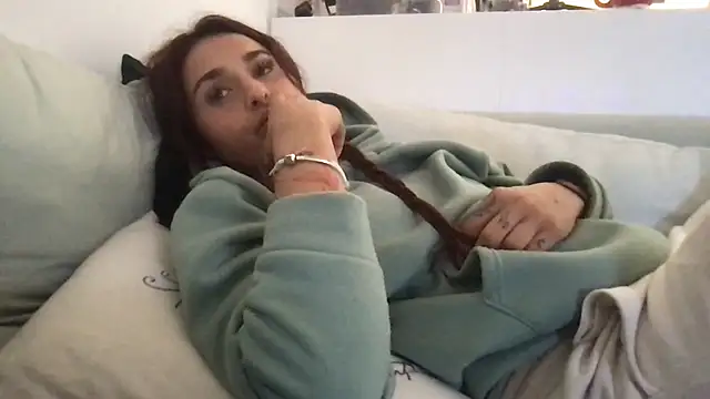 Snapshot of ScarlettMadii chatting on 01-09-25, 03:01 ScarlettMadii online show from 01-09-25, 03:01