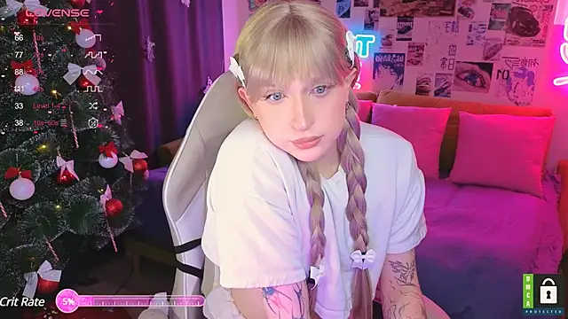 Snapshot of p1nkvenom chatting on 01-11-25, 04:46 p1nkvenom online show from 01-11-25, 04:46