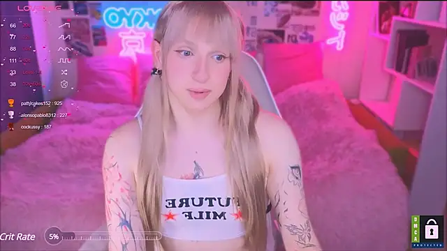 Snapshot of p1nkvenom chatting on 02-25-25, 06:09 p1nkvenom online show from 02-25-25, 06:09