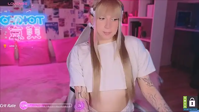 Snapshot of p1nkvenom chatting on 03-01-25, 03:49 p1nkvenom online show from 03-01-25, 03:49